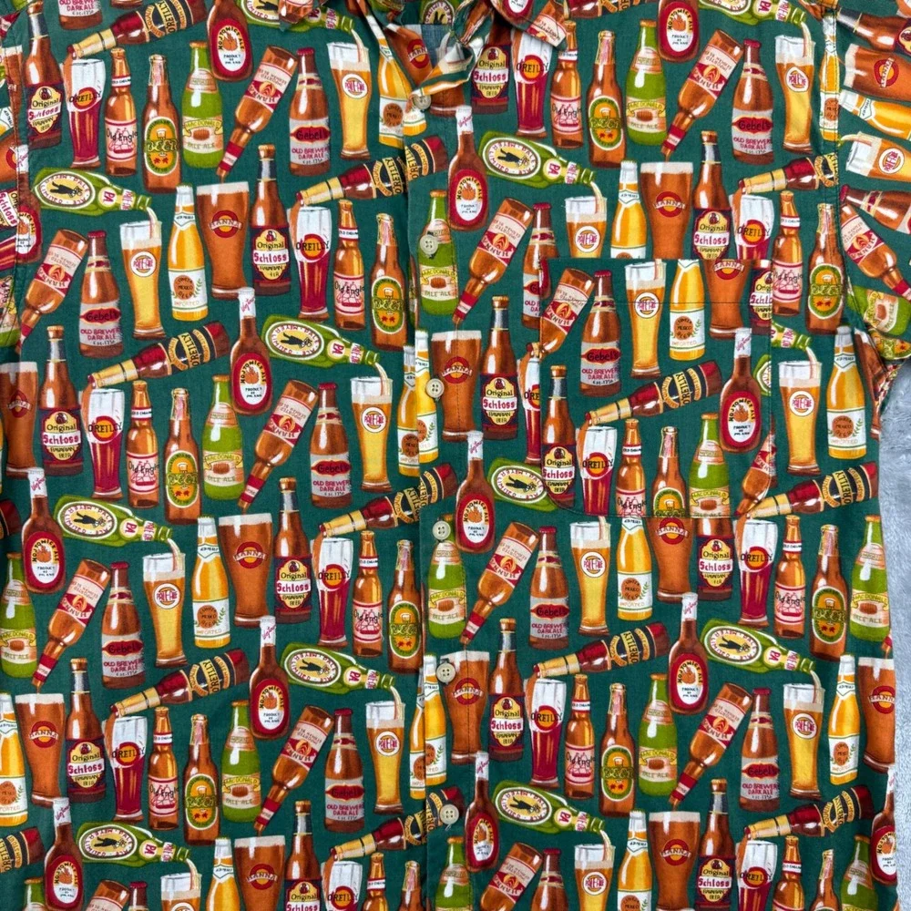 Shelter Island Outfitters Beer Bottle Print Shirt Mens Medium Green Festival M